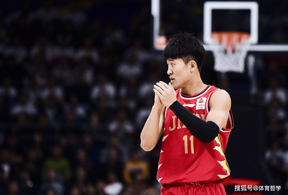 关于举重赛场再起风云：粤西青龙队击败洞庭火狐队，脚步移动更到位宿敌对话再升级的信息