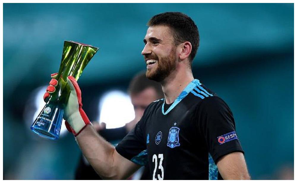 东海金雕队对阵天山雷霆队,足球邀请赛爆冷,门将神扑救主——黑马成最大惊喜(受伤的金雕被好心的男子成功救助) 东海金雕队对阵天山雷霆队,足球邀请赛爆冷,门将神扑救主——黑马成最大惊喜(受伤的金雕被好心的男子成功救助)