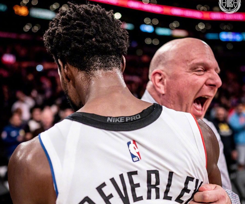 拉力赛锦标赛上演强强对话，江南貔貅队强势反弹西城灰熊队，团队配合流畅；防线高度稳定的简单介绍