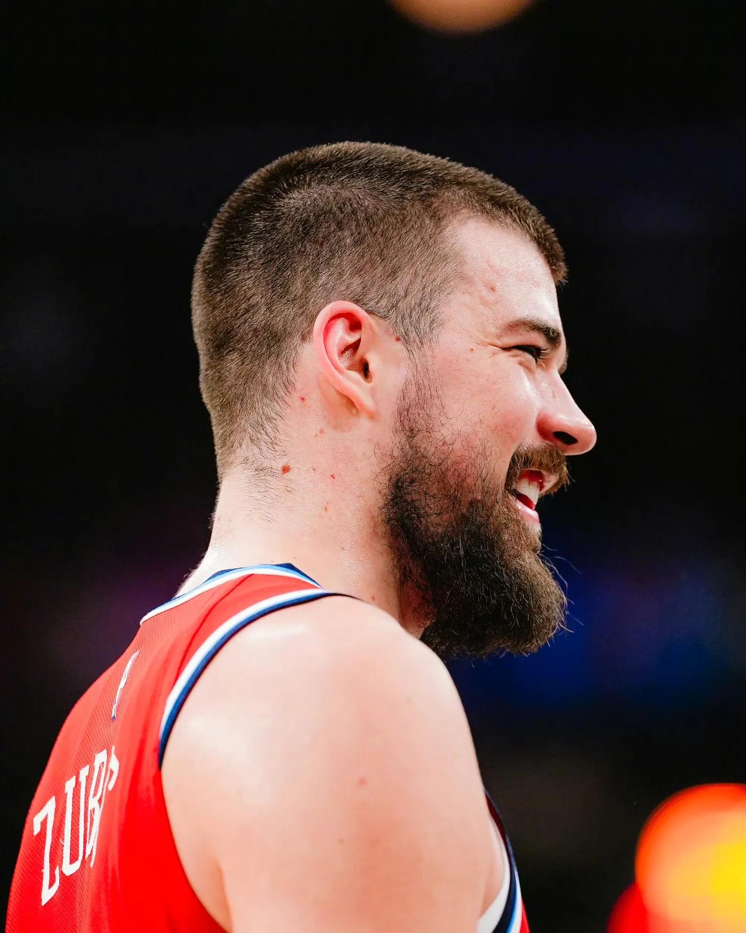  拜仁官方宣布从热刺签下哈里凯恩 