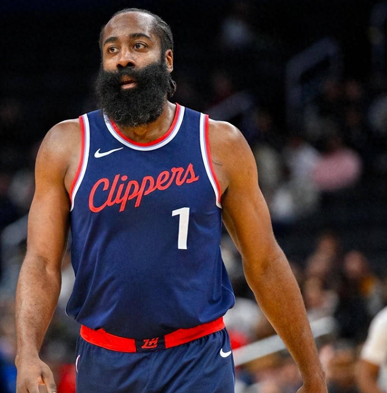 玩加电竞-关于哈登重返赛场，险胜首场状态出色，勇士观众沸腾！比赛高潮迭起的信息