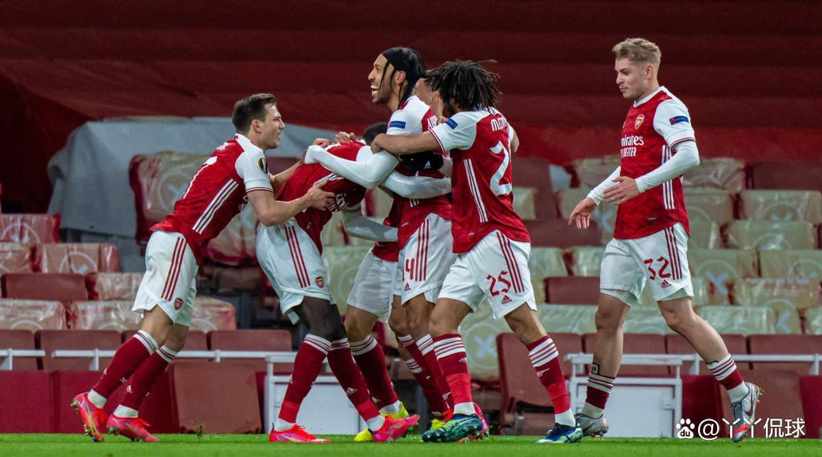 阿森纳迎亚冠关键赛，集结日防线松动，态度坚定，更衣室氛围转暖(阿森纳为啥被叫做枪手)