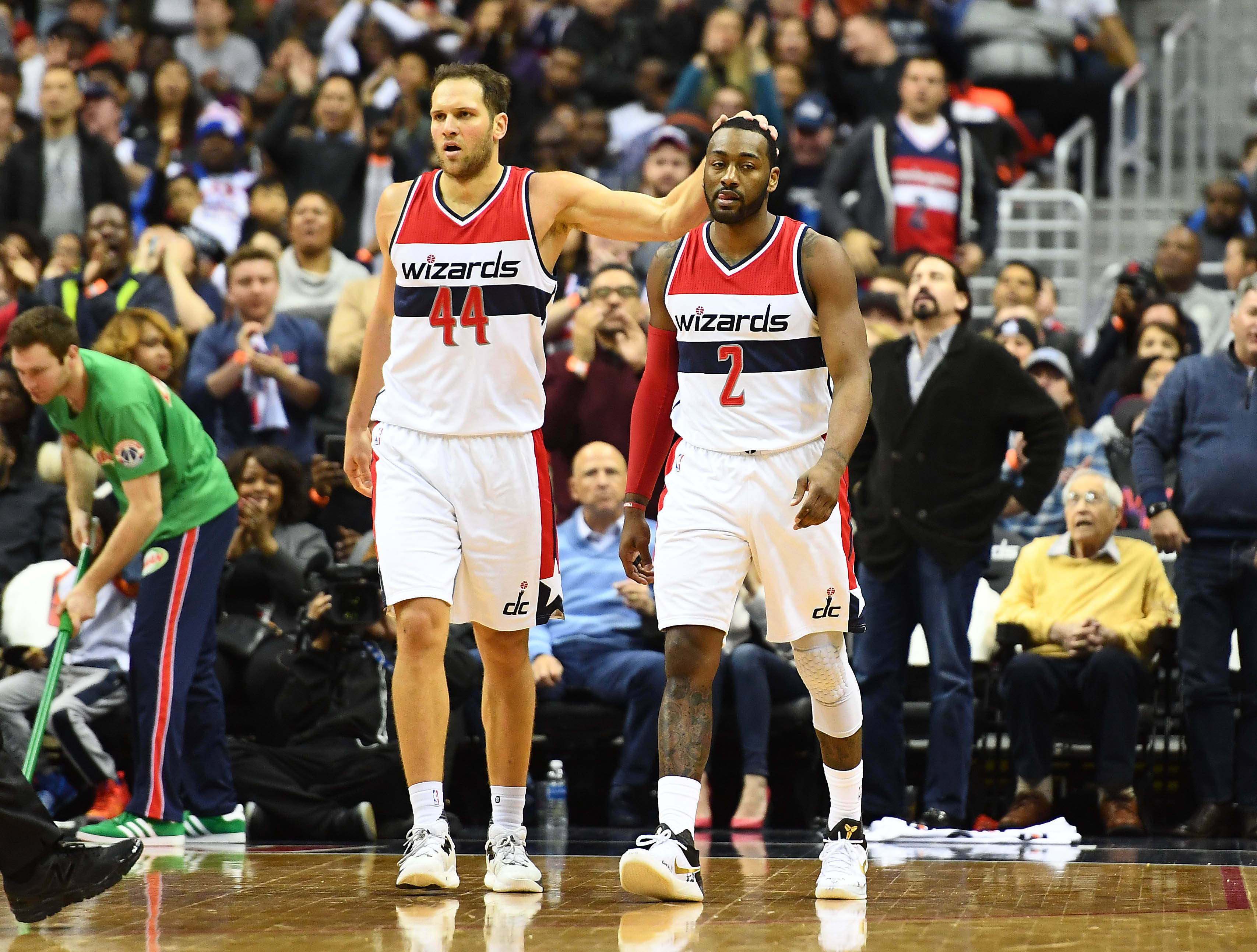 集结日突围战来临；尼斯围绕NBA季后赛内部沟通；引发热议；球探报告显示潜力的简单介绍