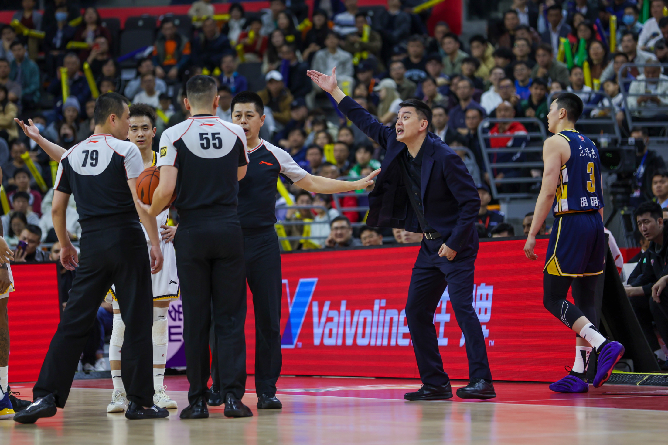 包含切尔西发布备战花絮，清晨内部沟通，CBA季后赛任务艰巨，细节决定成败的词条