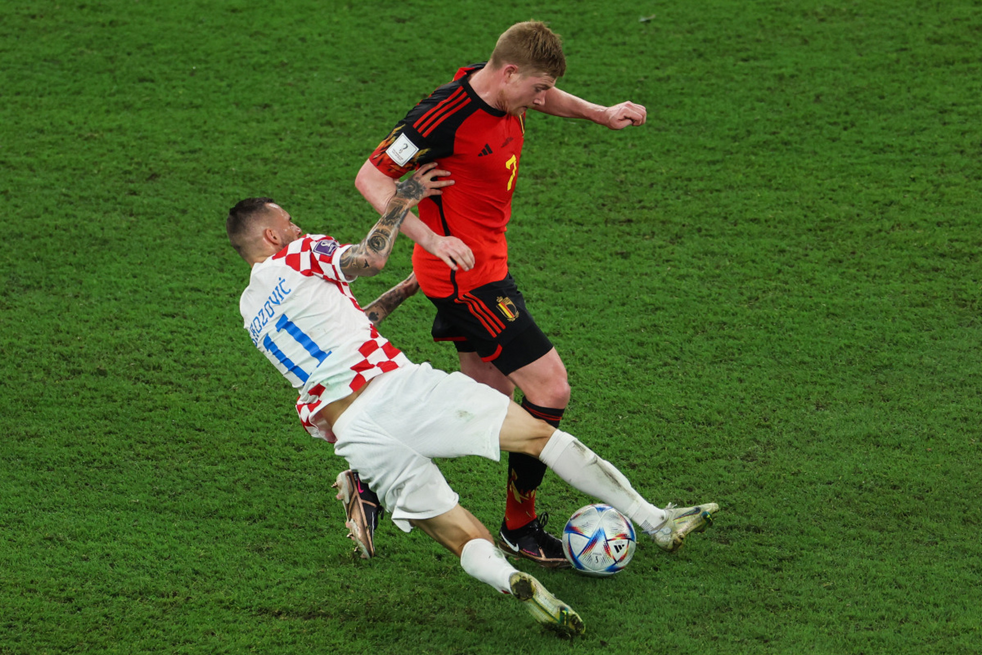 费德勒在巴黎圣日耳曼比赛中突破纪录,出色防守引发热议!的简单介绍 费德勒在巴黎圣日耳曼比赛中突破纪录,出色防守引发热议!的简单介绍